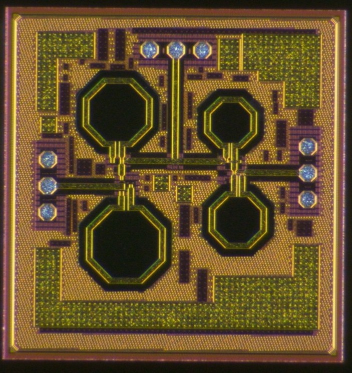Ka-band on-chip diplexer